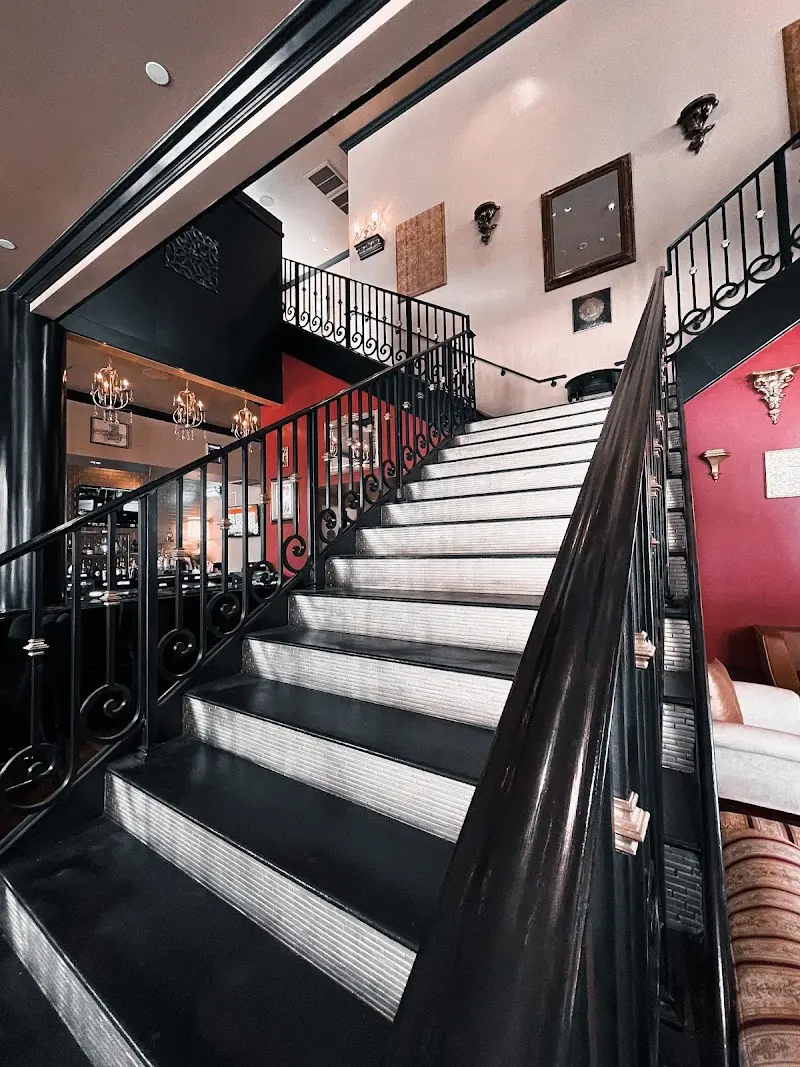 The Speakeasy happy hour