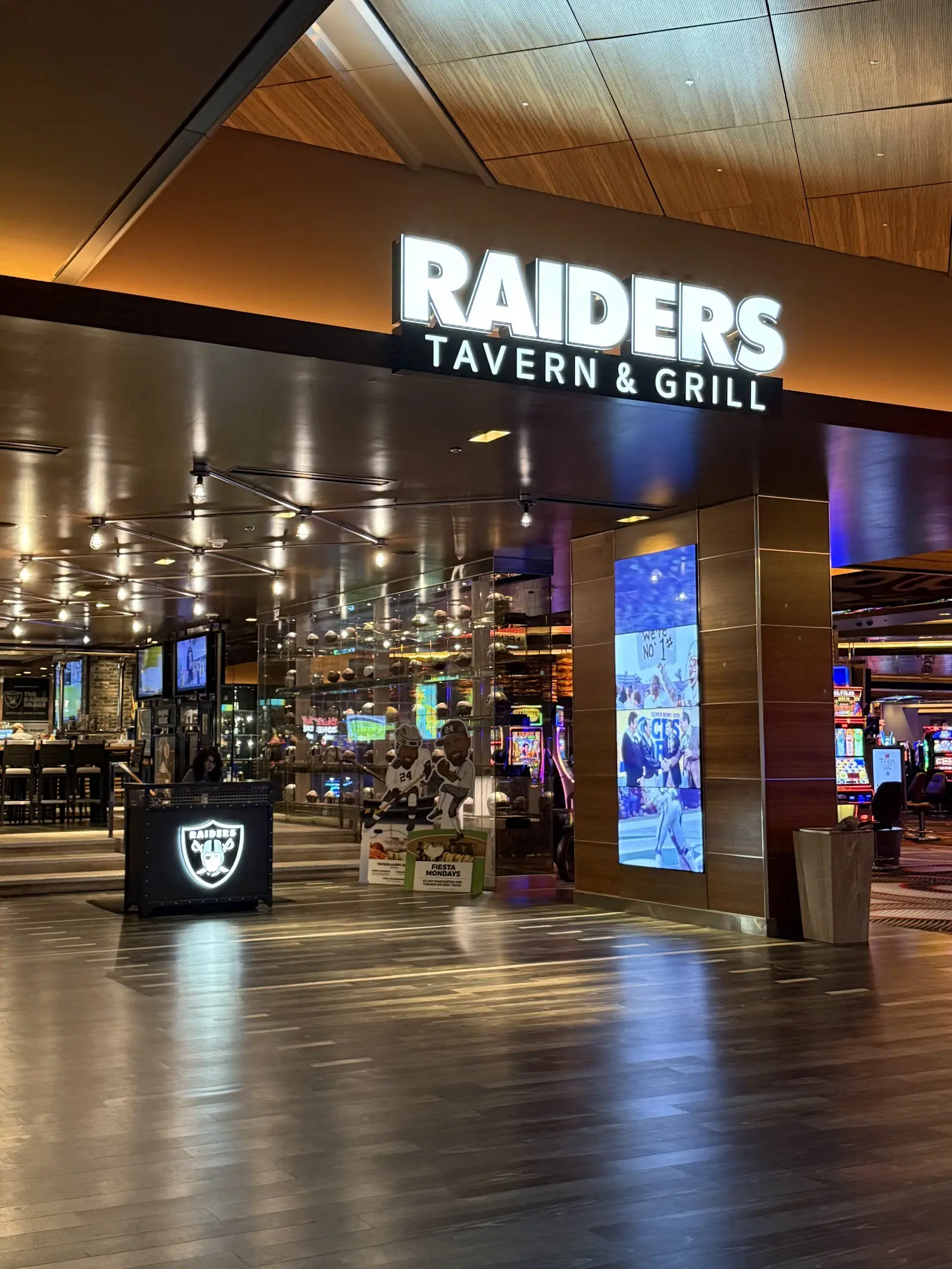Raiders Tavern & Grill
